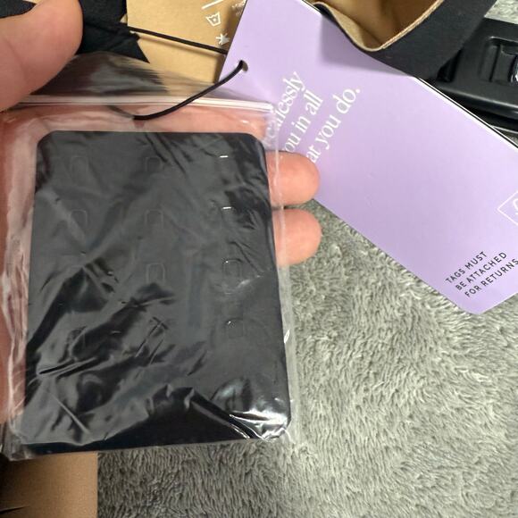 Honeylove CrossOver V Neck Bra, Black, XL - Picture 5 of 7